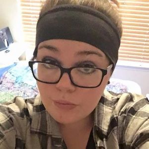 Meet your Posher, Riah