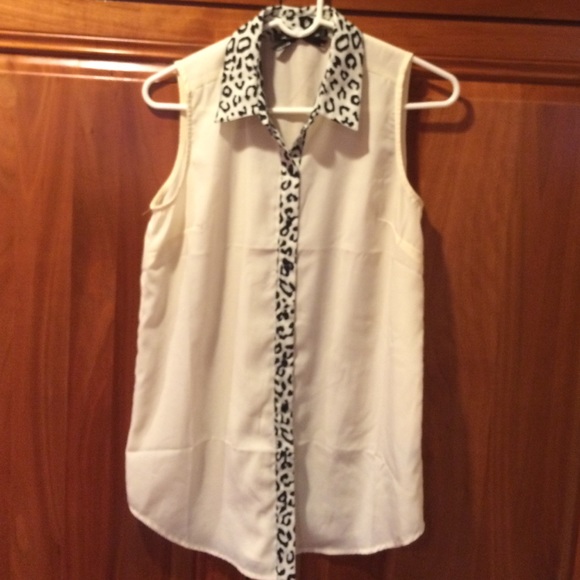 Sleeveless blouse with leopard print trim - Picture 1 of 4