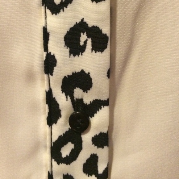 Sleeveless blouse with leopard print trim - Picture 3 of 4