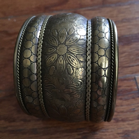 Two cuff bundle - Picture 2 of 3