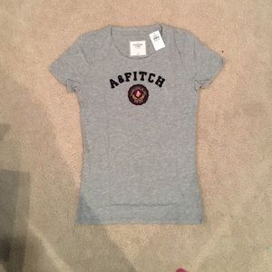 NWT Abercrombie grey tee SIZE LARGE