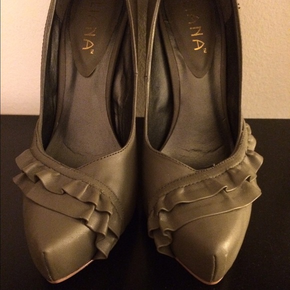 Liliana Ruffle Heels - Size 7