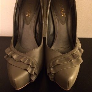 Liliana Ruffle Heels - Size 7