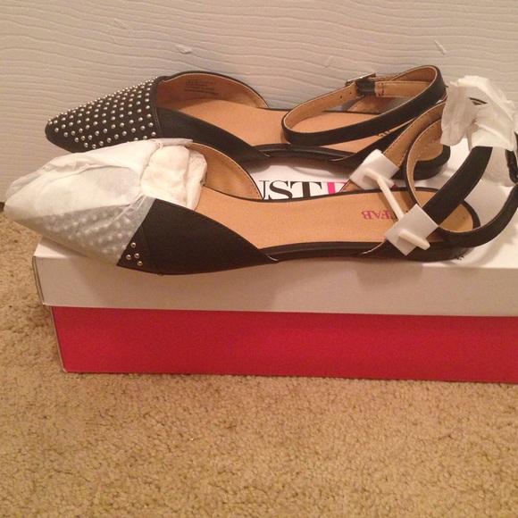 Flats - Picture 2 of 4