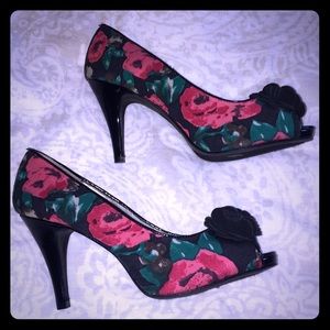 NWOT- Sam & Libby Floral & Patent Peep Toe Heel