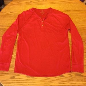 Men's American Eagle red Henley size large