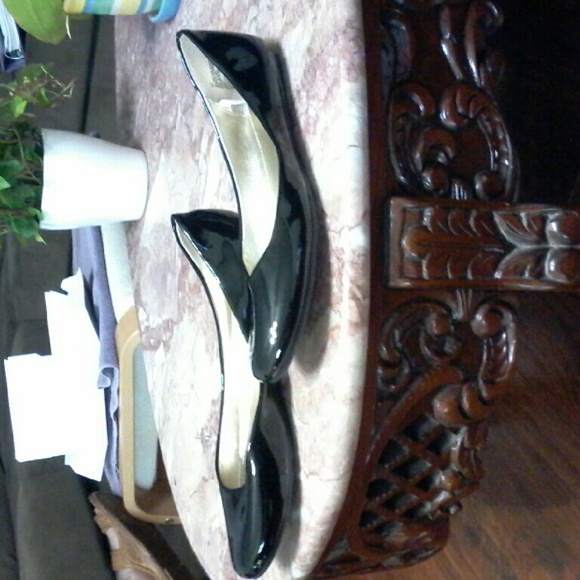 Flats - Picture 3 of 4