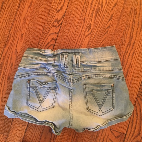 Light washed shorts - Picture 2 of 2