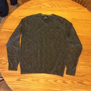 American Eagle V-neck sweater size large