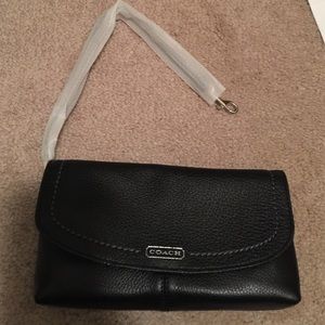Coach large wristlet clutch nwt