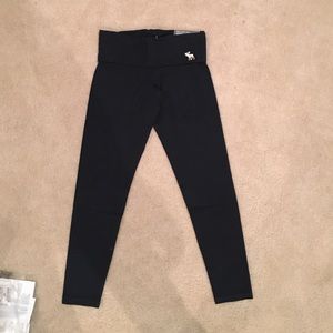 NWT Abercrombie yoga leggings. Abercrombie on back