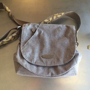 Keen cross body.
