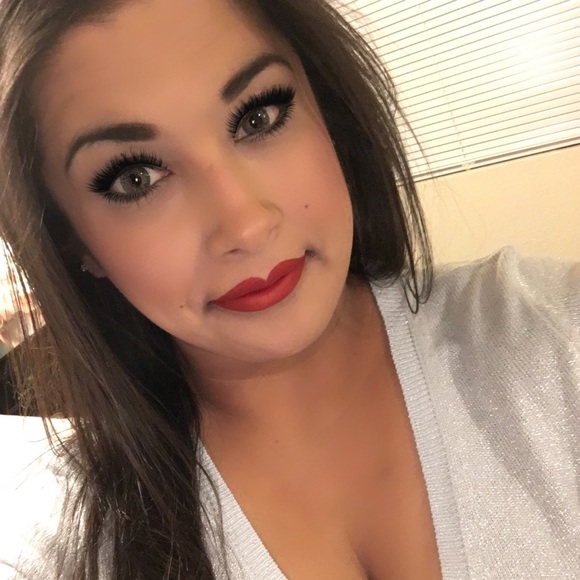 Meet your Posher, Mikki - Picture 3 of 4