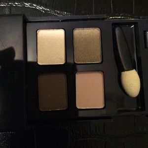 Estée Lauder eye shadow quad