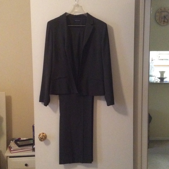 Ann Taylor 2 piece suit fully lined