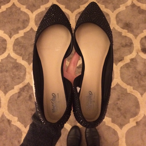 Sparkly black rhinestone pointed toe flats