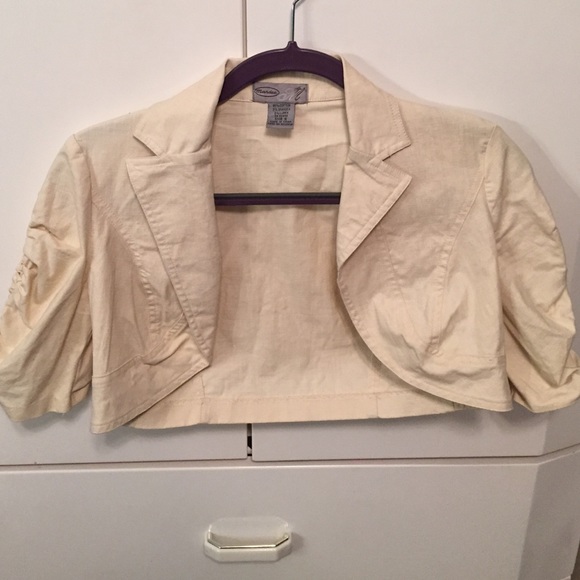 Crop cream blazer style top