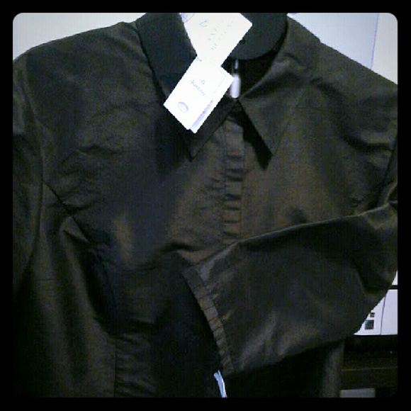 SOLD ***Talbot Petite Blouse Silk Shatuntung Black