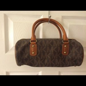 USED Michael Kors Signature Print Papillon