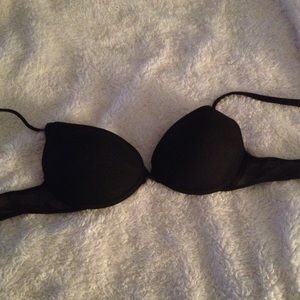 34 A Calvin Klein bra