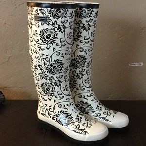 Adorable Rain Boots!