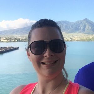 Meet your Posher, Melissa