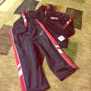 2 piece black and red Nike outfit