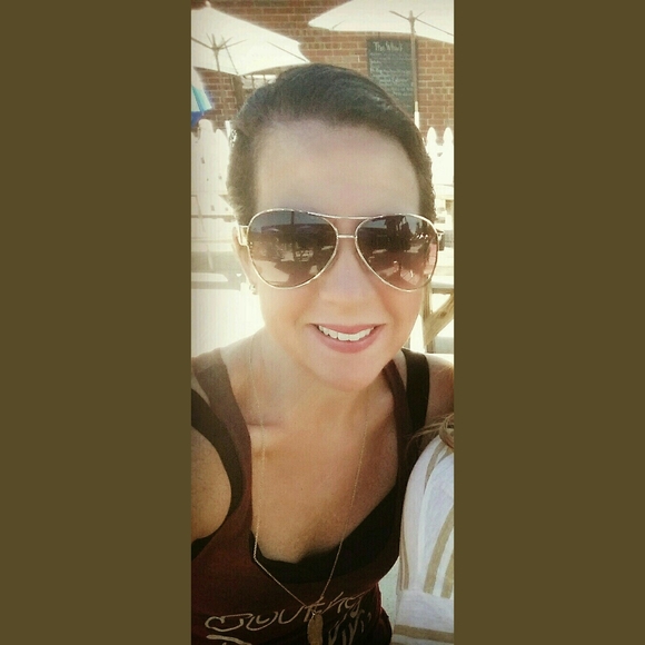 Meet your Posher, Suzanne - Picture 1 of 1