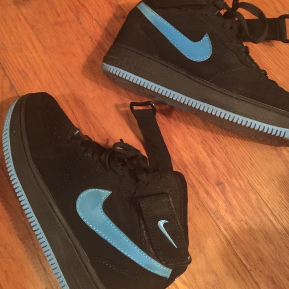 Nike Shoes - 💙LIKE NEW NIKE AIRONE'S💙