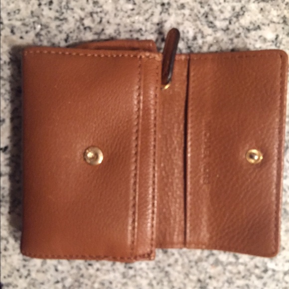 Micheal Kors small wallet - Picture 2 of 4