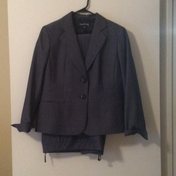 12 P Evan Picone 2-piece suit