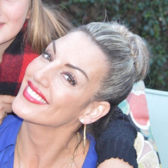 Meet your Posher, Roya - Picture 1 of 1