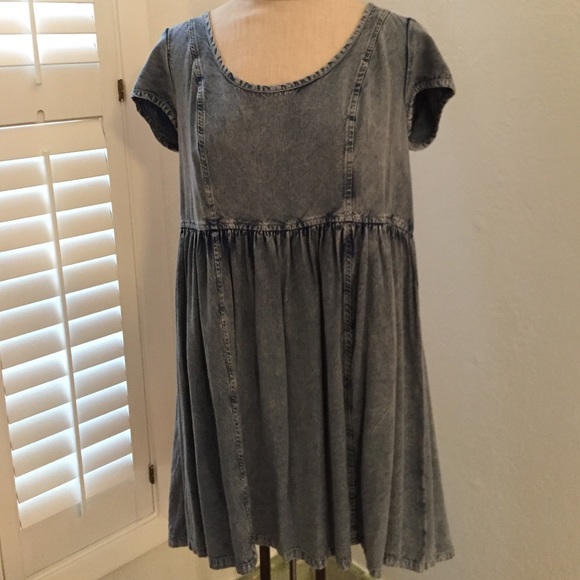Babydoll stonewashed denim dress