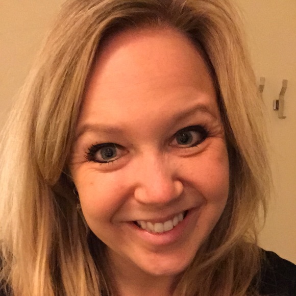 Meet your Posher, Holly