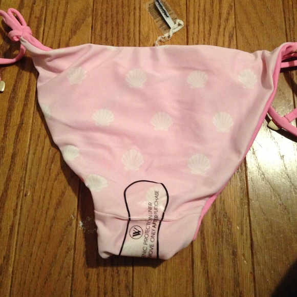 Sold in bundle! NWOT Wildfox Reversible Bottom 🌈 - Picture 4 of 4