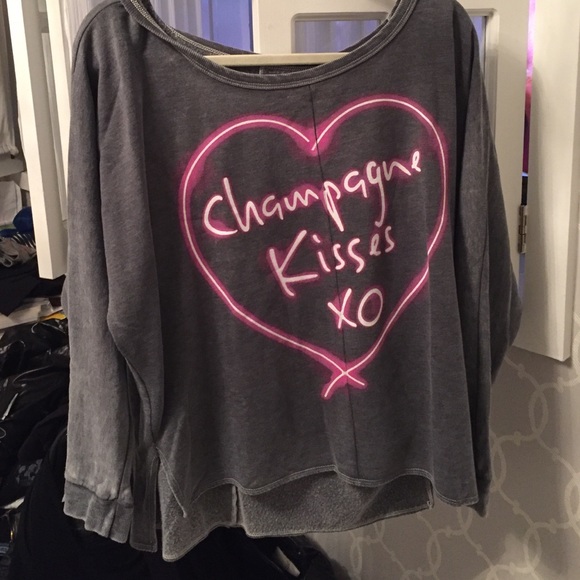 Chaser "Champagne Kisses Xo" Fleece/Long Sleeve