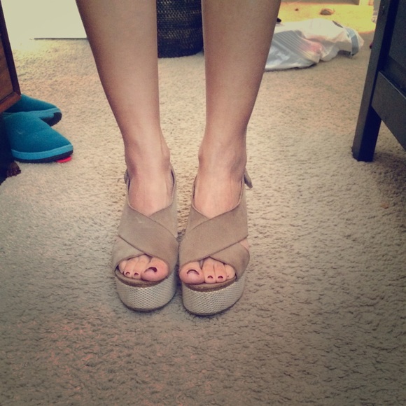 Tan wedges