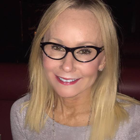 Meet your Posher, Roxanne