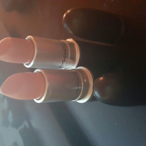 2 Mac Lipsticks in Pure Zen and Creme Cup