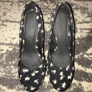 Trendy Black & White Heels