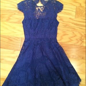 BB Dakota Lace dress
