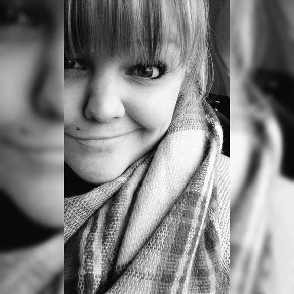 Meet your Posher, Lacey