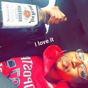 Meet your Posher, Simone