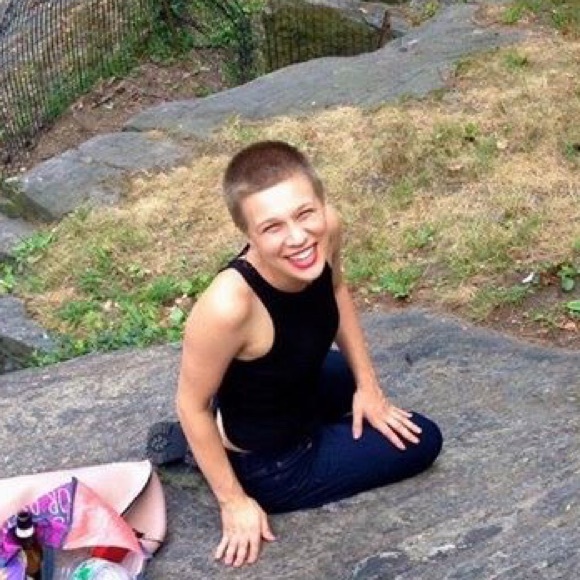 Meet your Posher, Karli - Picture 1 of 1