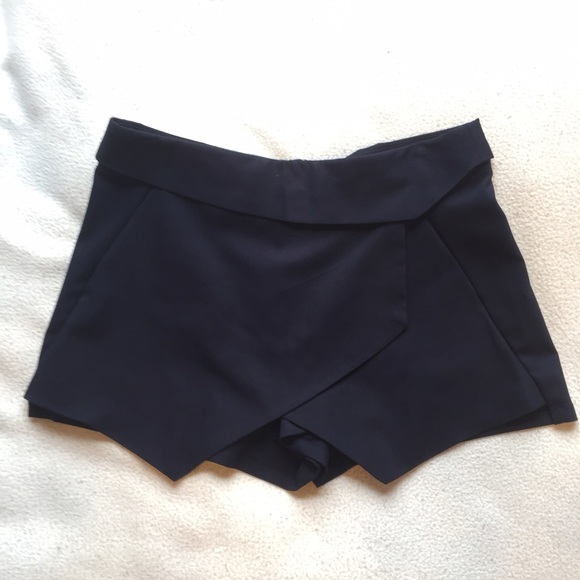 NWT Forever 21 origami front shorts