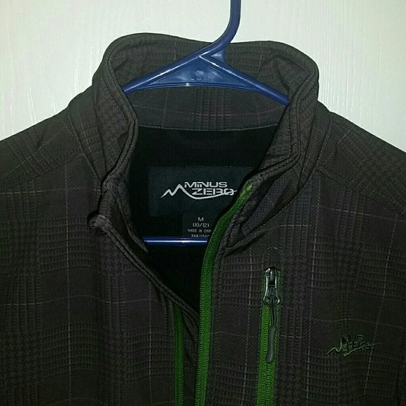 New Boys grey w green jacket - Picture 2 of 4