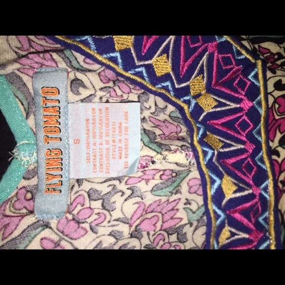 Patterned Spaghetti Strap Top - Picture 3 of 3