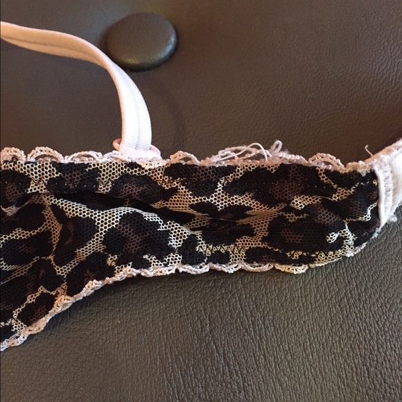 Victoria Secret - Picture 2 of 3