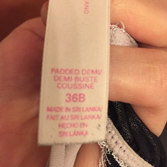 Victoria Secret - Picture 3 of 3