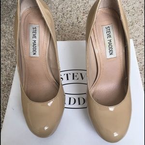 Steve Madden platform heels. Slightly used.